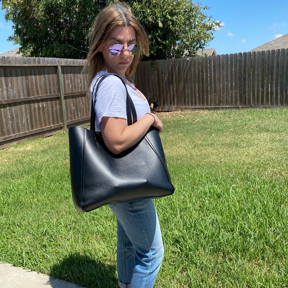 Reversible black/leopard tote!